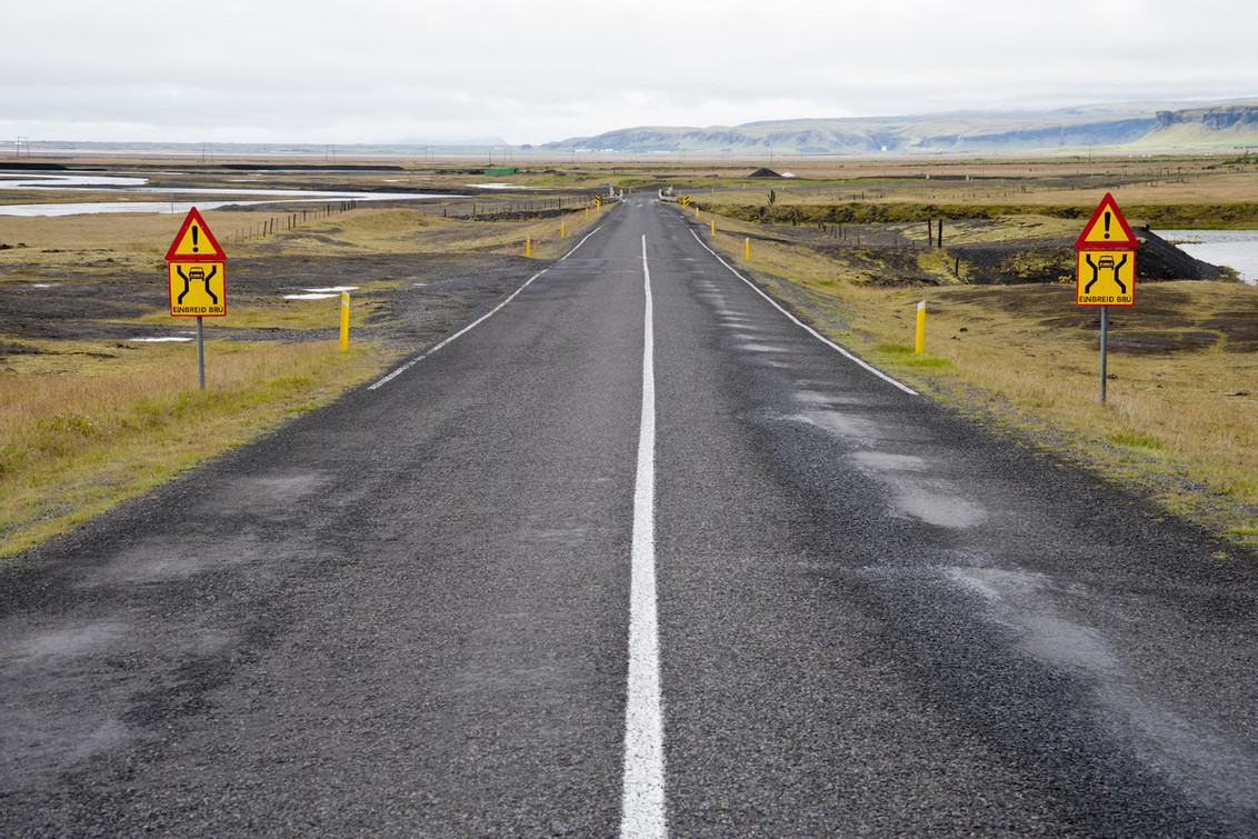 iceland_driving_safely_road_signs