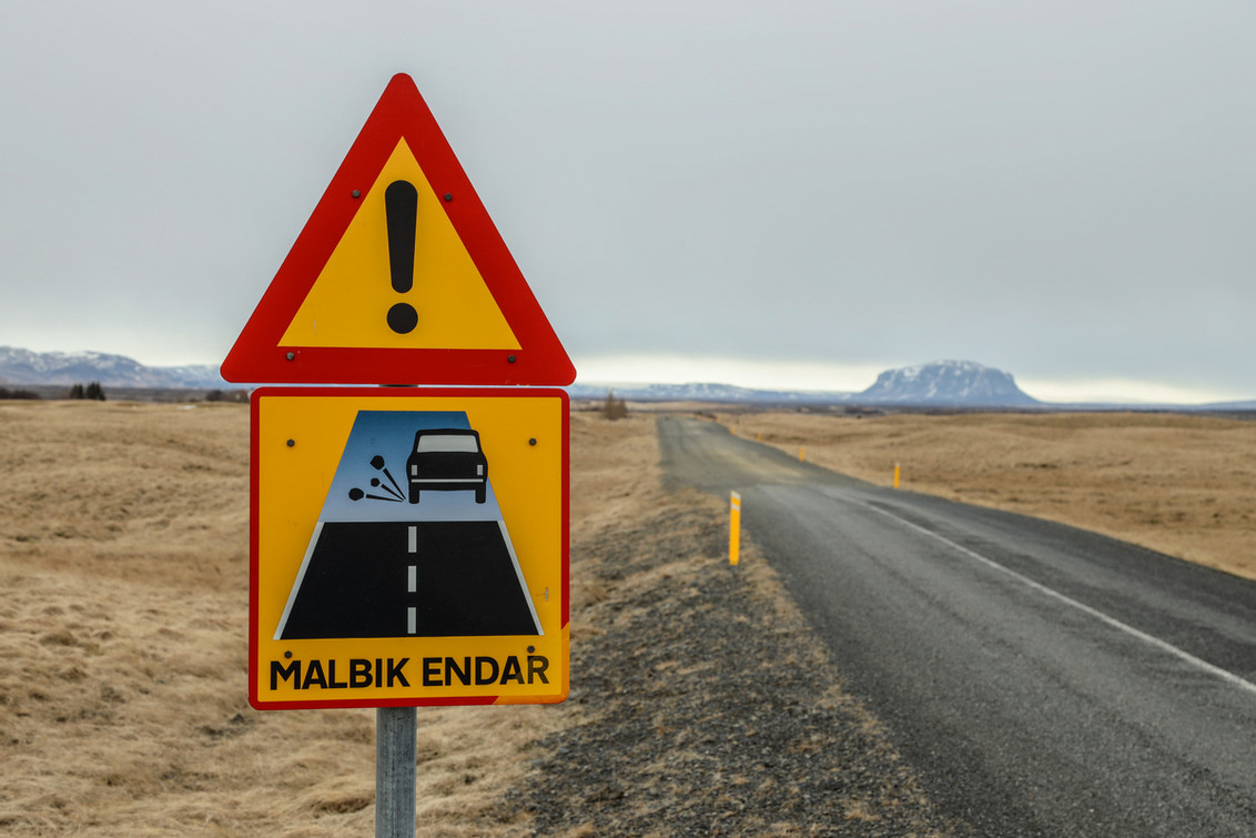 Ring Road trips tips and special road signs like Malbik Endar