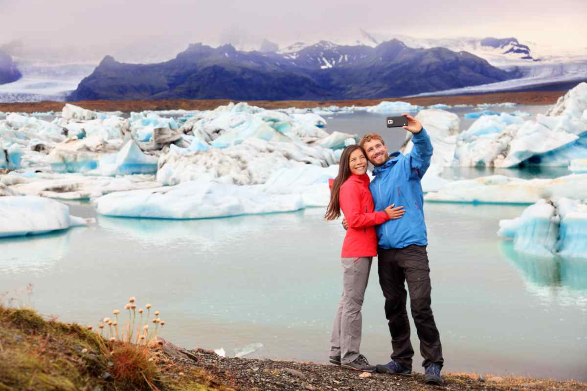 Glacier lagoon tips