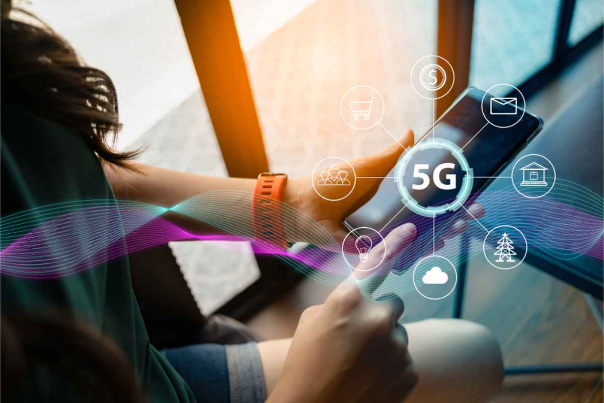 5G technology sign on a cell phone