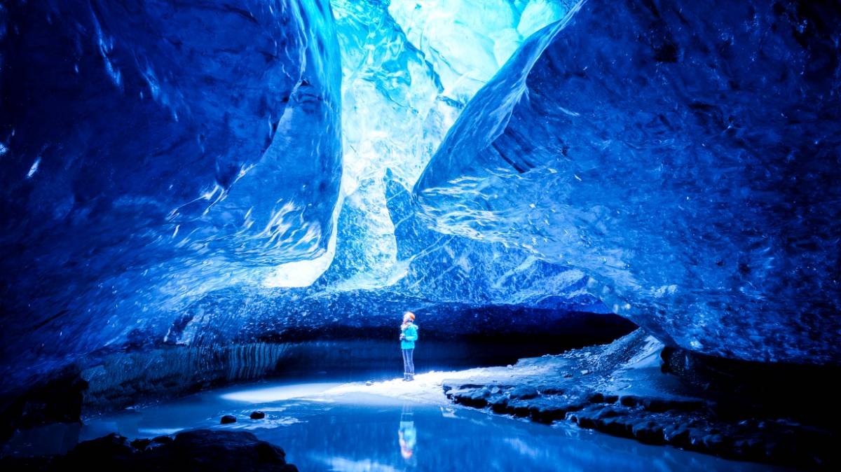 Ice caves in Iceland guide