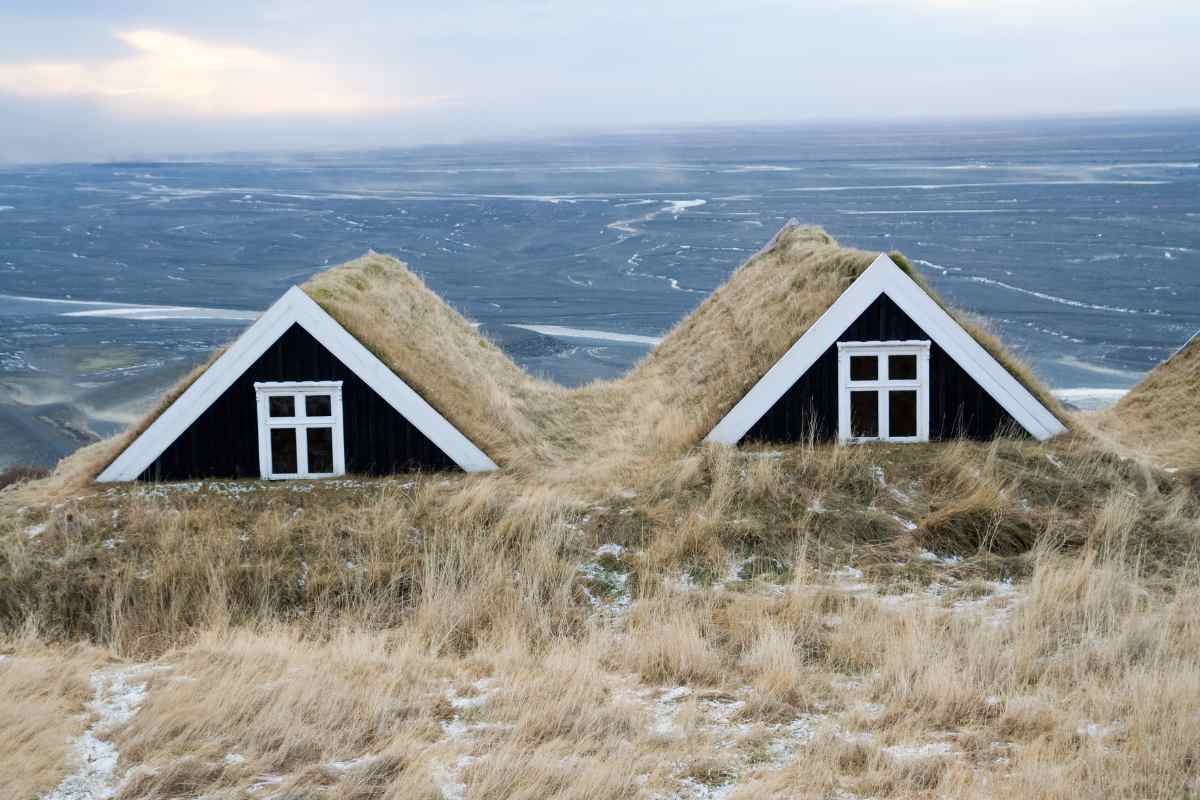 laufas turf houses