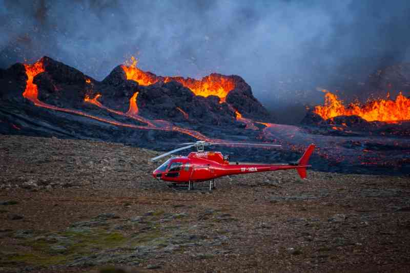 volcano helicopter tour