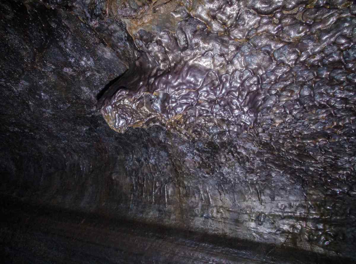  Leiðarendi Cave