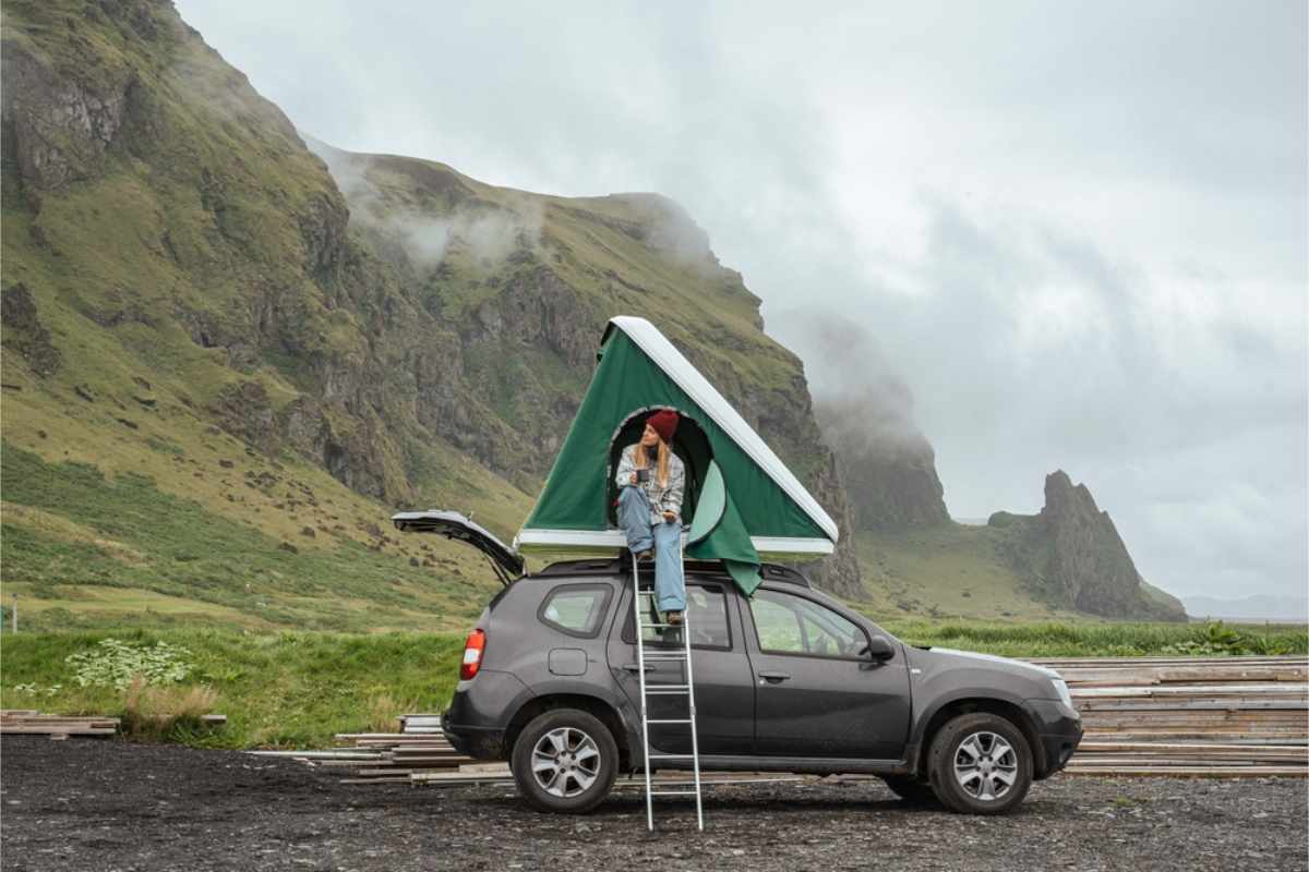 4x4 rooftent camper parked near Hellulaug