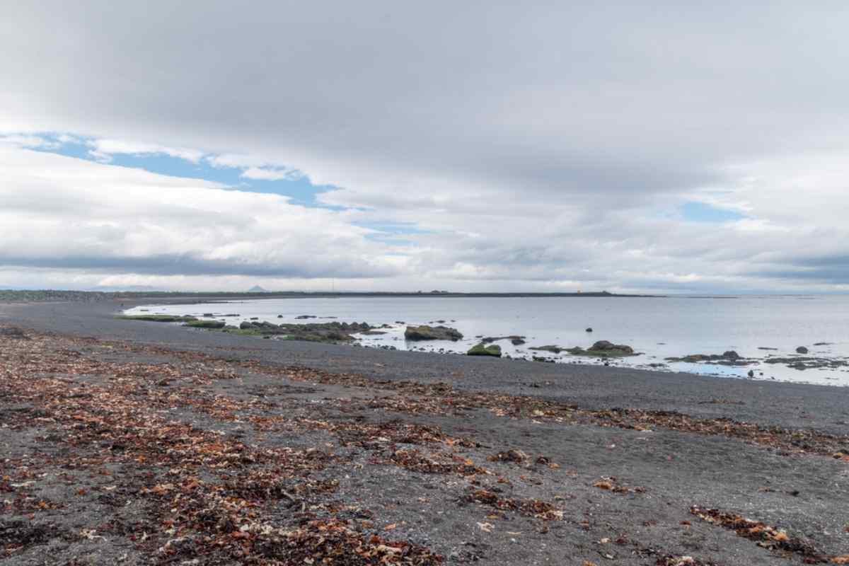 Views of Seltjorn lake on a cloudy day