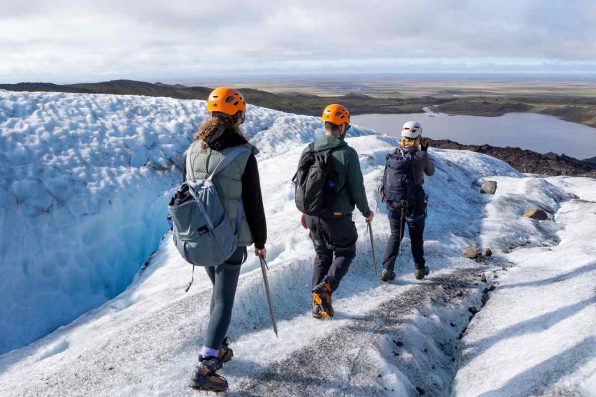 Group of tourist hiking svinafellsjokull glacier