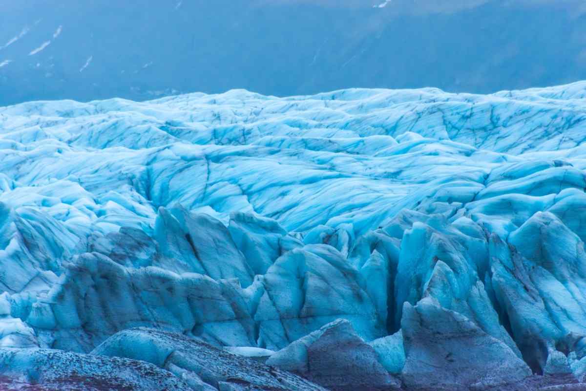 intense blue of chucks of Ice of svinafellsjokull