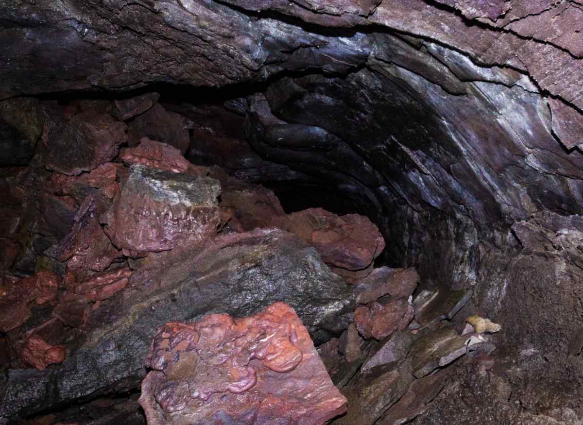 Leidarendi Lava Cave