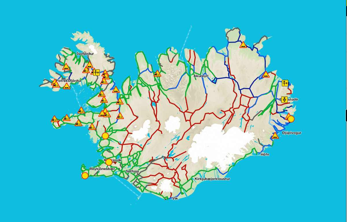 Iceland road network map with conditions coded in colors